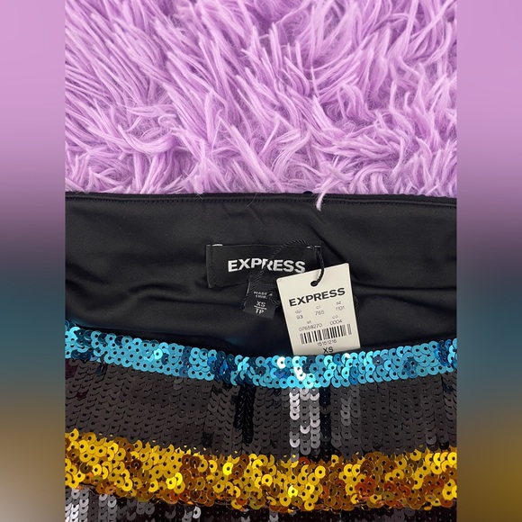 Express multi sequin mini skirt - Picture 4 of 5